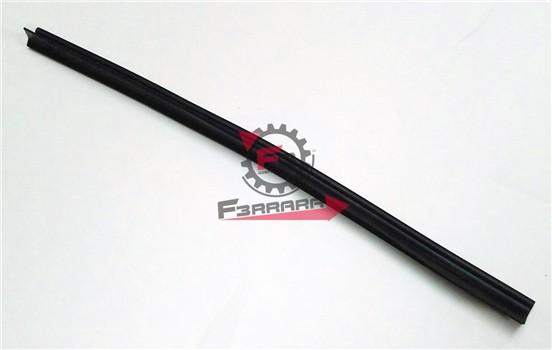 GUARNIZIONE SUPERIORE PORTA TM 703